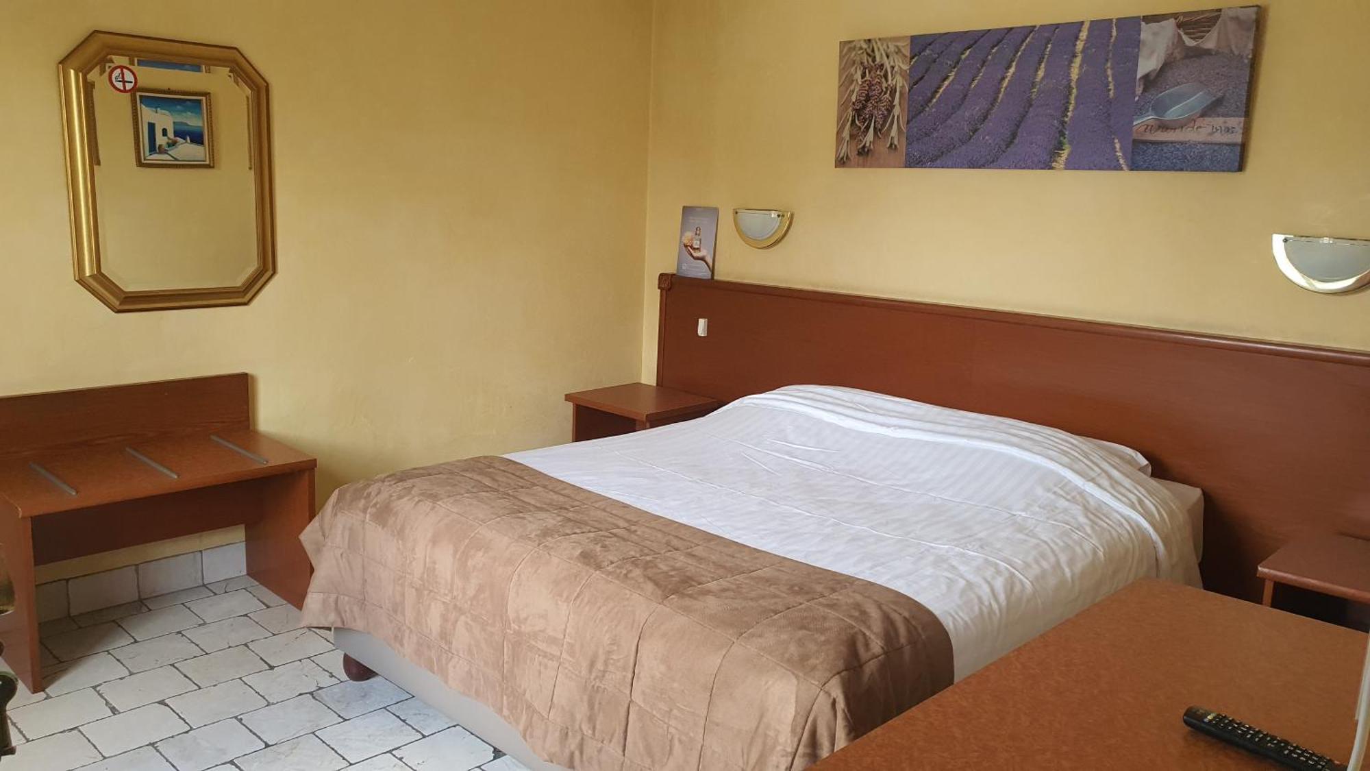 Auberge Les Aromes Grasse Exterior photo